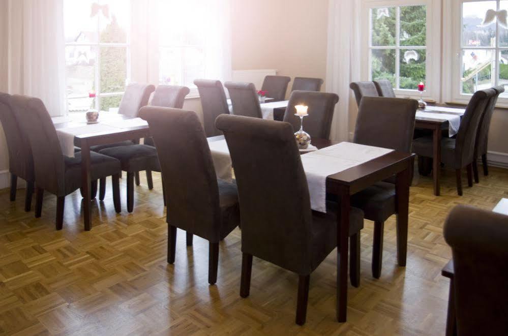 Gaestehaus "Unsere Stadtvilla" Хехинген Экстерьер фото